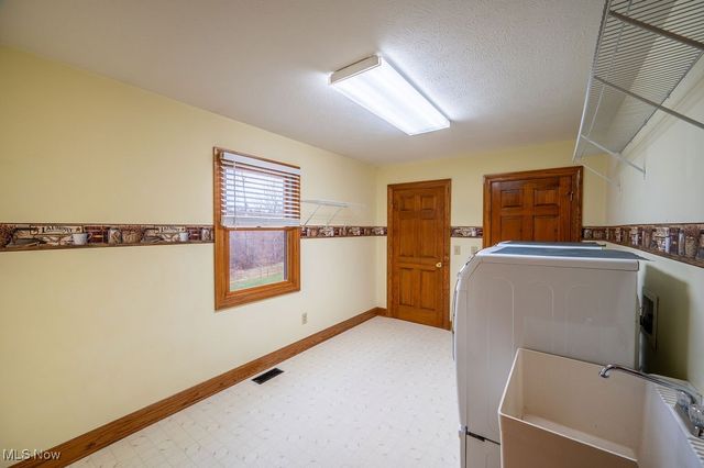 22 Westwood Drive, Parkersburg, WV 26101