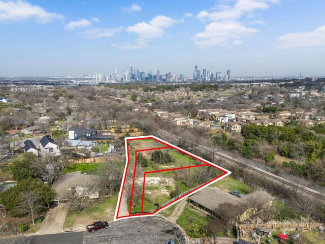 1402 Valleyridge DR, Austin, TX 78704