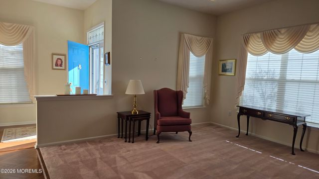 33 Greenways Lane, Lakewood, NJ 08701