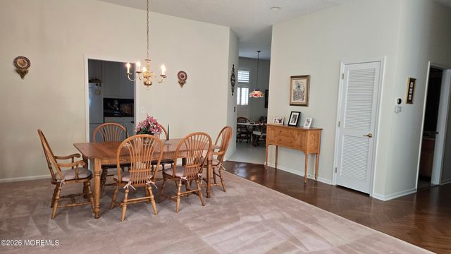 33 Greenways Lane, Lakewood, NJ 08701