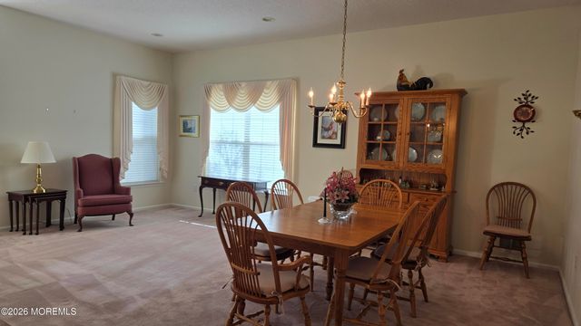 33 Greenways Lane, Lakewood, NJ 08701