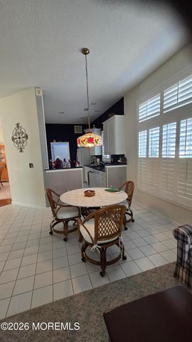 33 Greenways Lane, Lakewood, NJ 08701