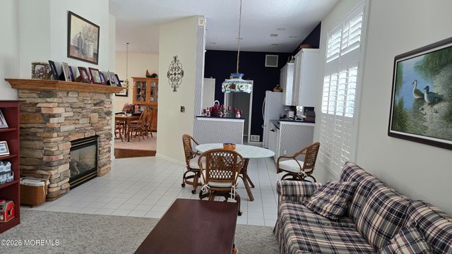 33 Greenways Lane, Lakewood, NJ 08701