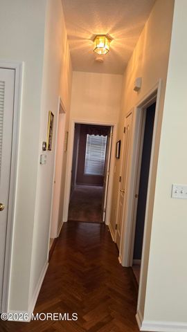 33 Greenways Lane, Lakewood, NJ 08701