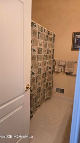 33 Greenways Lane, Lakewood, NJ 08701