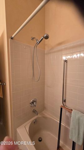 33 Greenways Lane, Lakewood, NJ 08701