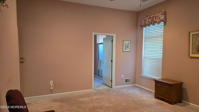 33 Greenways Lane, Lakewood, NJ 08701