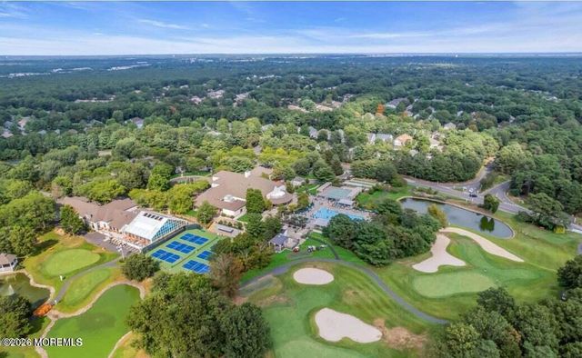 33 Greenways Lane, Lakewood, NJ 08701