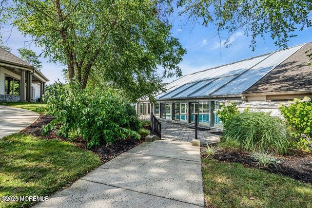 33 Greenways Lane, Lakewood, NJ 08701