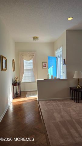 33 Greenways Lane, Lakewood, NJ 08701