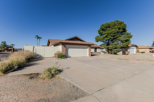 6850 W CHOLLA Street, Peoria, AZ 85345