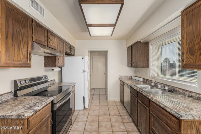 6850 W CHOLLA Street, Peoria, AZ 85345