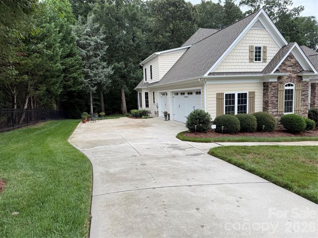 3848 Grovesner Street, Harrisburg, NC 28075