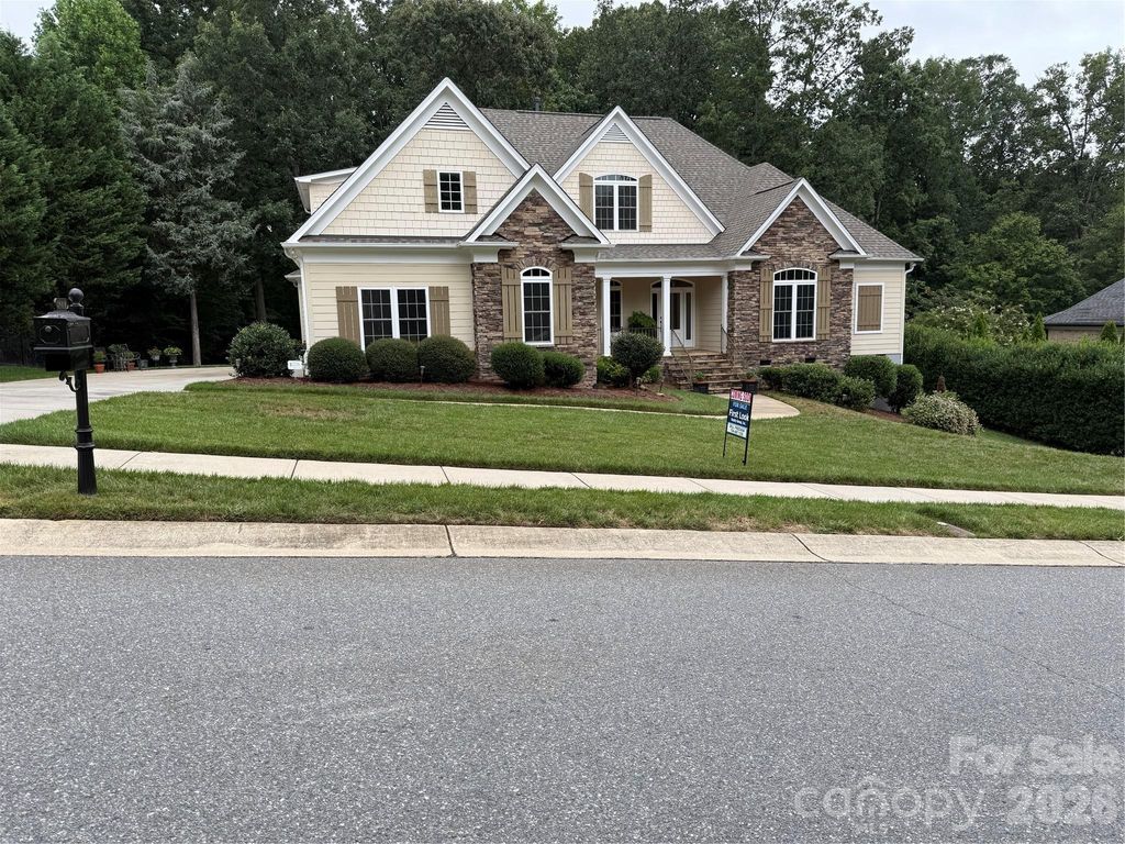 3848 Grovesner Street, Harrisburg, NC 28075