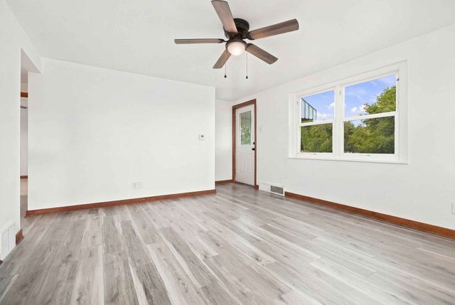 1376 Peterson Dr, Jefferson Hills, PA 15025