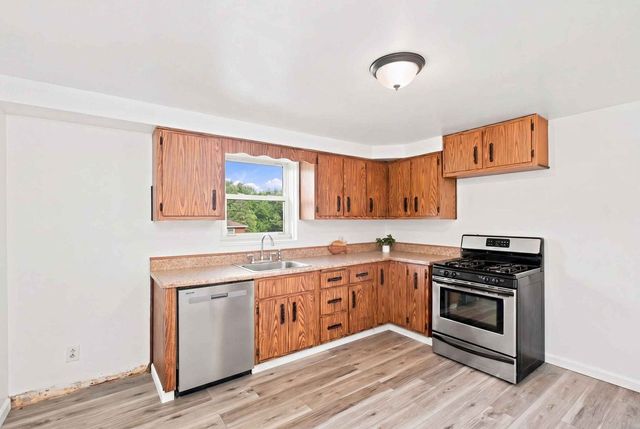 1376 Peterson Dr, Jefferson Hills, PA 15025