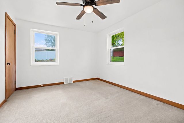 1376 Peterson Dr, Jefferson Hills, PA 15025