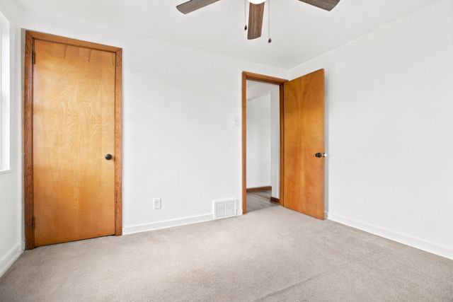 1376 Peterson Dr, Jefferson Hills, PA 15025