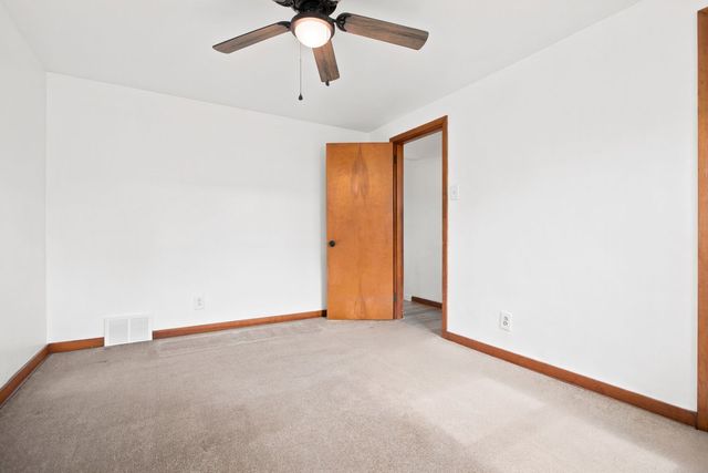 1376 Peterson Dr, Jefferson Hills, PA 15025