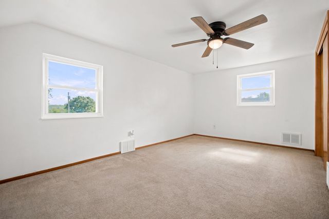 1376 Peterson Dr, Jefferson Hills, PA 15025