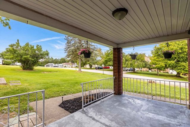 1376 Peterson Dr, Jefferson Hills, PA 15025