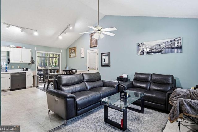 211 Brooks Lane, Winder, GA 30680