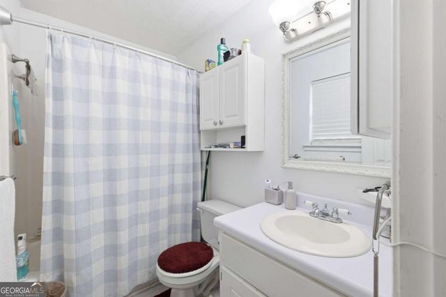 211 Brooks Lane, Winder, GA 30680