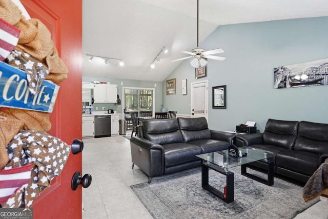 211 Brooks Lane, Winder, GA 30680