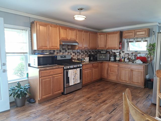 407 Clarendon St, Fitchburg, MA 01420