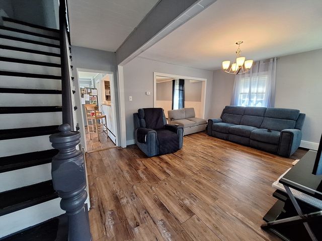 407 Clarendon St, Fitchburg, MA 01420