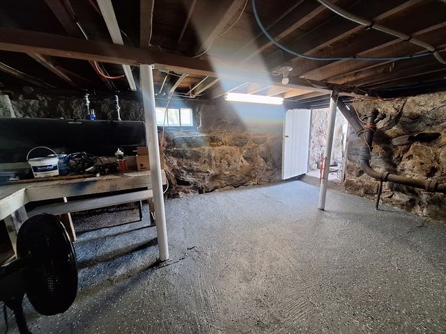 407 Clarendon St, Fitchburg, MA 01420