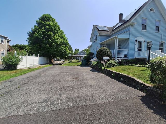 407 Clarendon St, Fitchburg, MA 01420