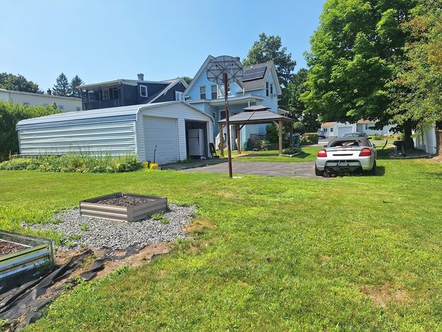 407 Clarendon St, Fitchburg, MA 01420