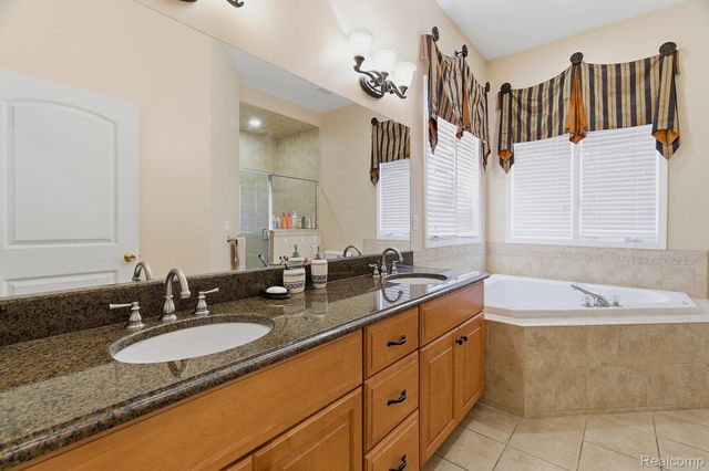 54395 White Spruce Lane, Shelby Charter Township, MI 48315