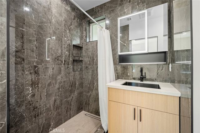 14298 Van Nuys Blvd, Arleta, CA 91331