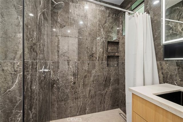 14298 Van Nuys Blvd, Arleta, CA 91331