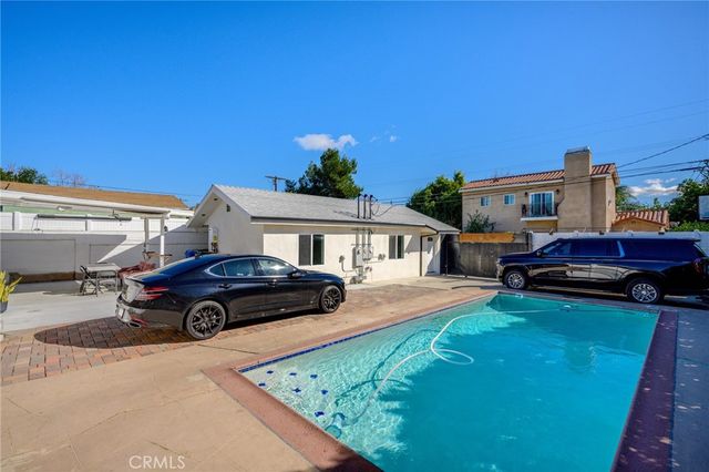 14298 Van Nuys Blvd, Arleta, CA 91331