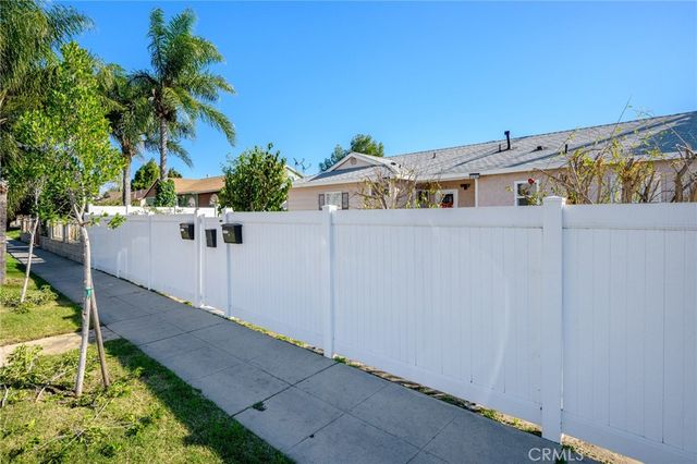 14298 Van Nuys Blvd, Arleta, CA 91331