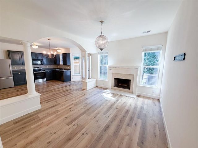 216 Parc View Lane, Woodstock, GA 30188