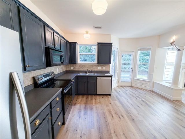 216 Parc View Lane, Woodstock, GA 30188