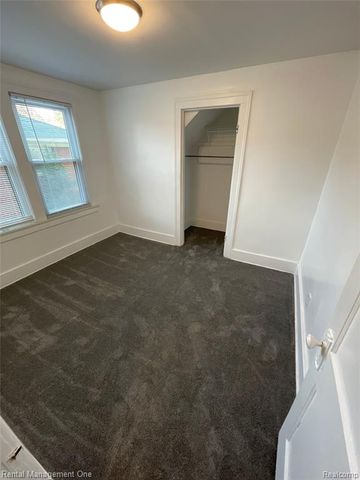 14855 Cleveland Avenue, Allen Park, MI 48101