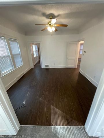 14855 Cleveland Avenue, Allen Park, MI 48101