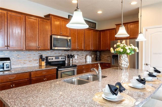 8894 GENEVE COURT, Kissimmee, FL 34747