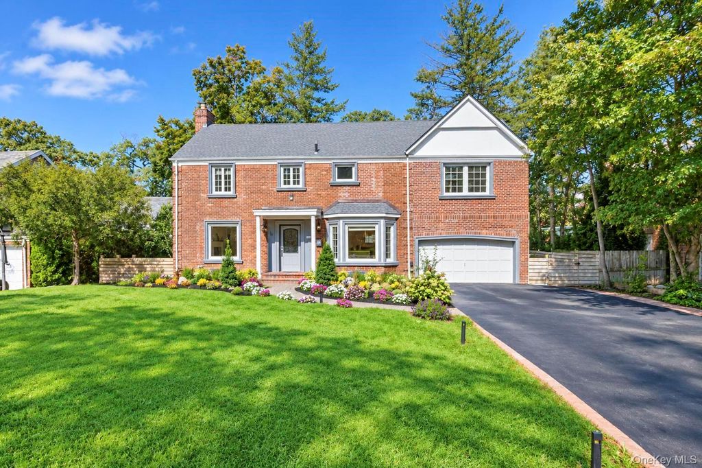 18 Pond Park Road, Great Neck, NY 11023 — exterior