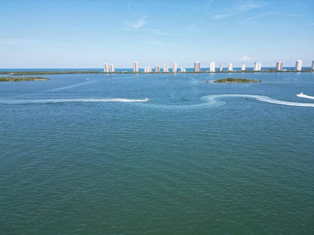 101 Doolen Court 305, North Palm Beach, FL 33408