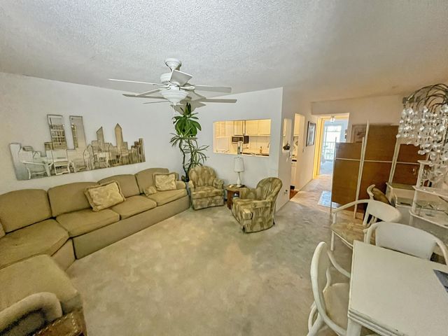 101 Doolen Court 305, North Palm Beach, FL 33408
