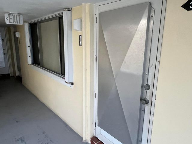 101 Doolen Court 305, North Palm Beach, FL 33408