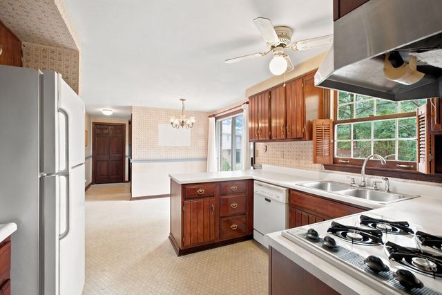 2545 Glenwood DRIVE, Franklin Park, PA 15090