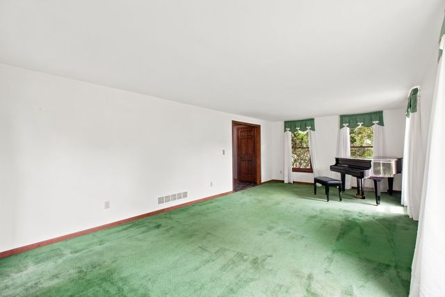2545 Glenwood DRIVE, Franklin Park, PA 15090