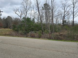 74 County Road 6323, Dayton, TX 77535